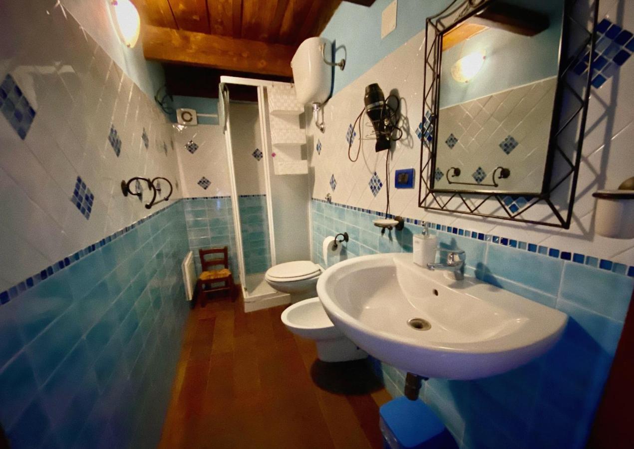 Domos Antigas Bed & Breakfast Bottidda Bagian luar foto